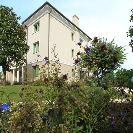 诺瓦拉别墅住宿加早餐旅馆 Crocetta del Montello